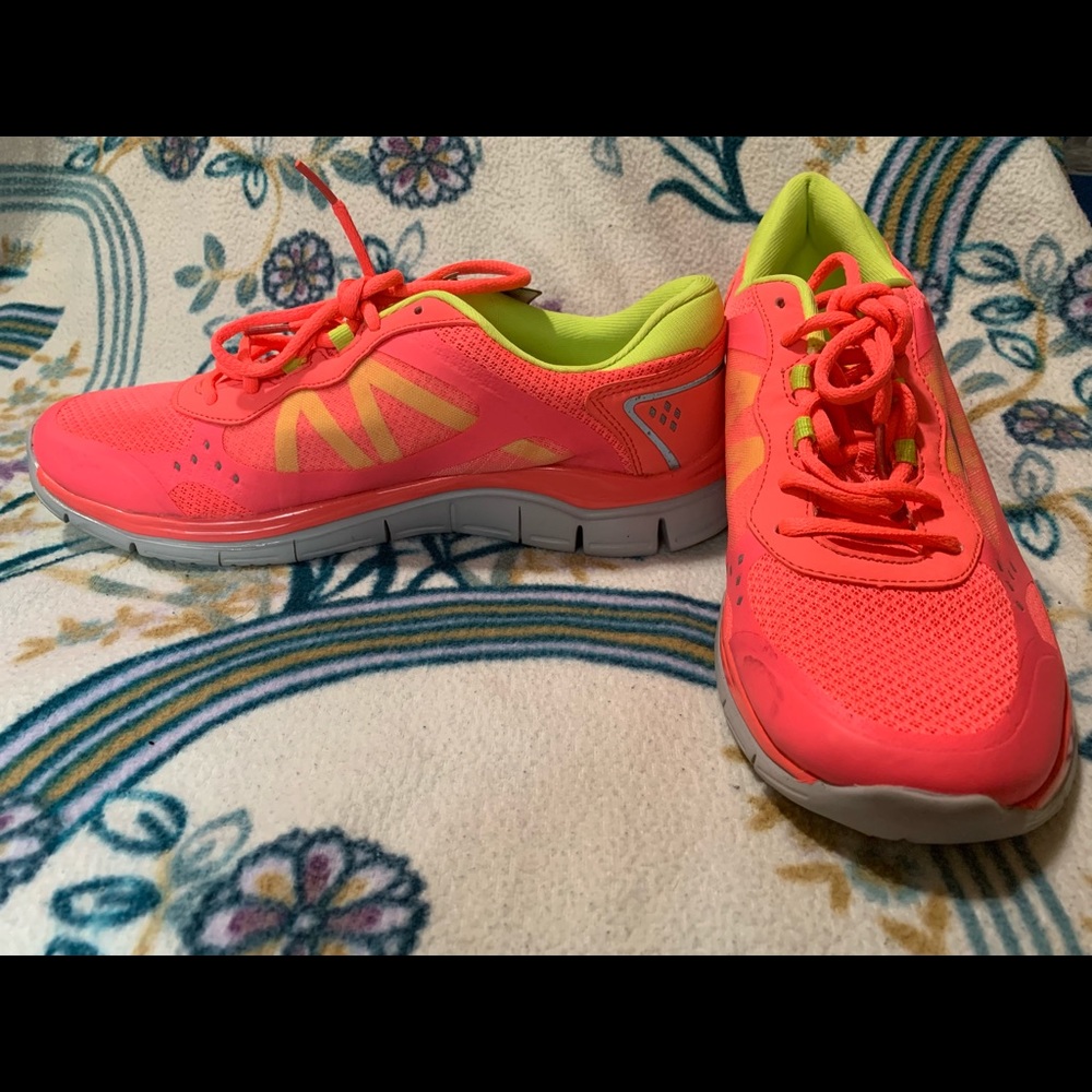 Avia running shoes new